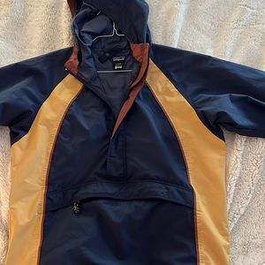 Kids Patagonia pullover jacket